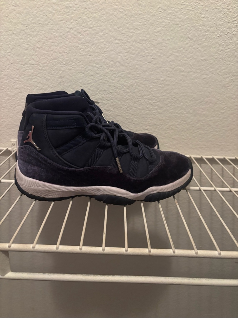 Jordan Women’s Velvet Navy shoes